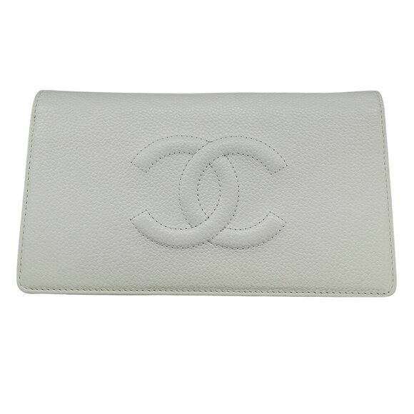 CHANEL Authentic White Caviar Leather Logo Wallet